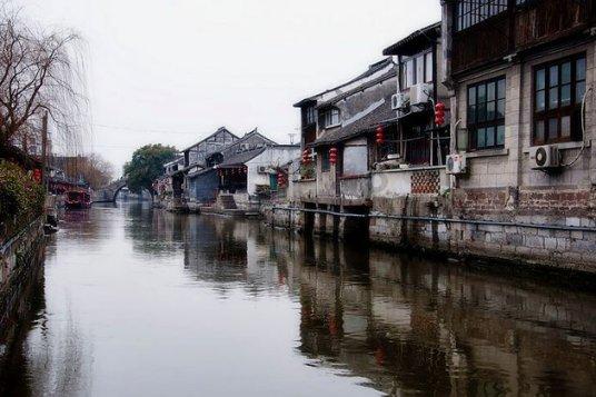 前女友欠我钱拖拉很久不肯还，但我还爱着她很累真想拉黑她，但是又舍不得这些钱？